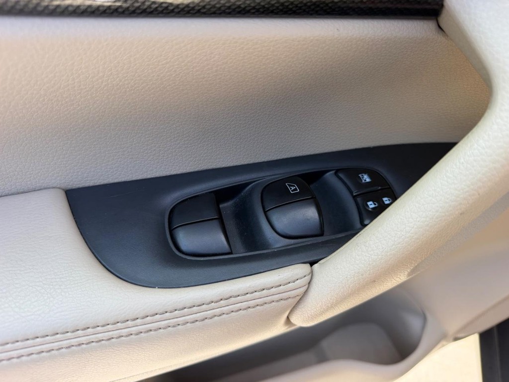 2016 Nissan Rogue SL - Photo 18