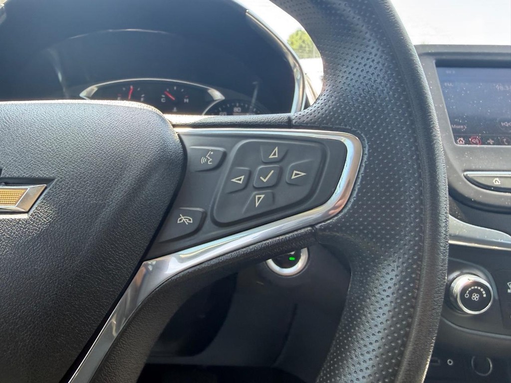 2020 Chevrolet Equinox LT - Photo 11