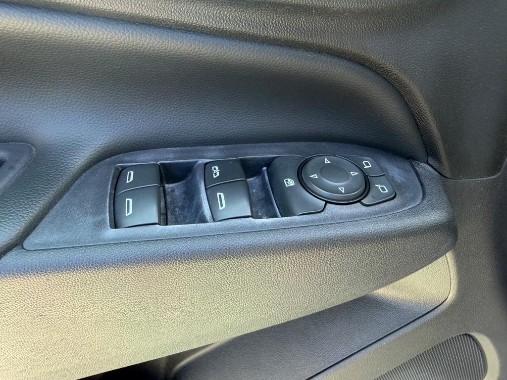 2020 Chevrolet Equinox LT - Photo 16