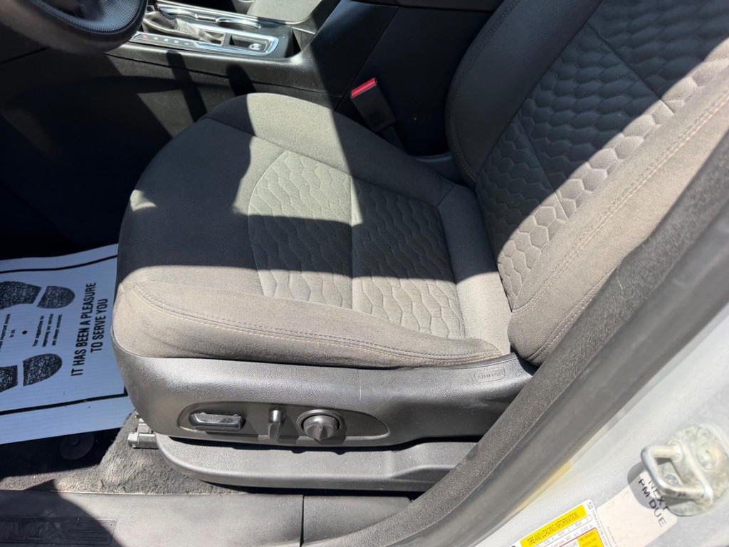 2020 Chevrolet Equinox LT - Photo 17