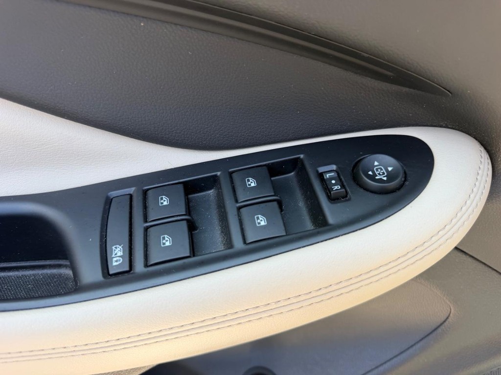 2017 Buick Envision Essence - Photo 18