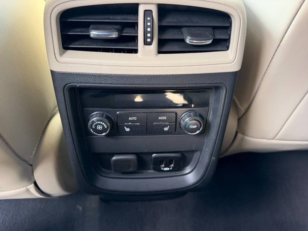 2017 Buick Envision Essence - Photo 9